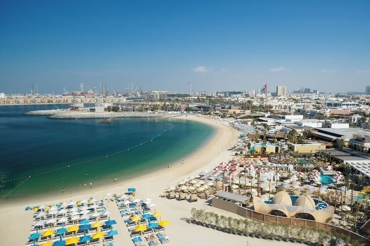 la Mer beach in Dubai very famous among the visitors and locals.